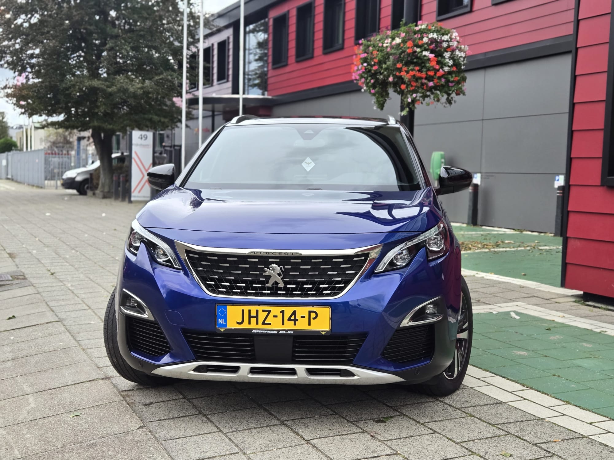 
								Peugeot 3008 GT full									