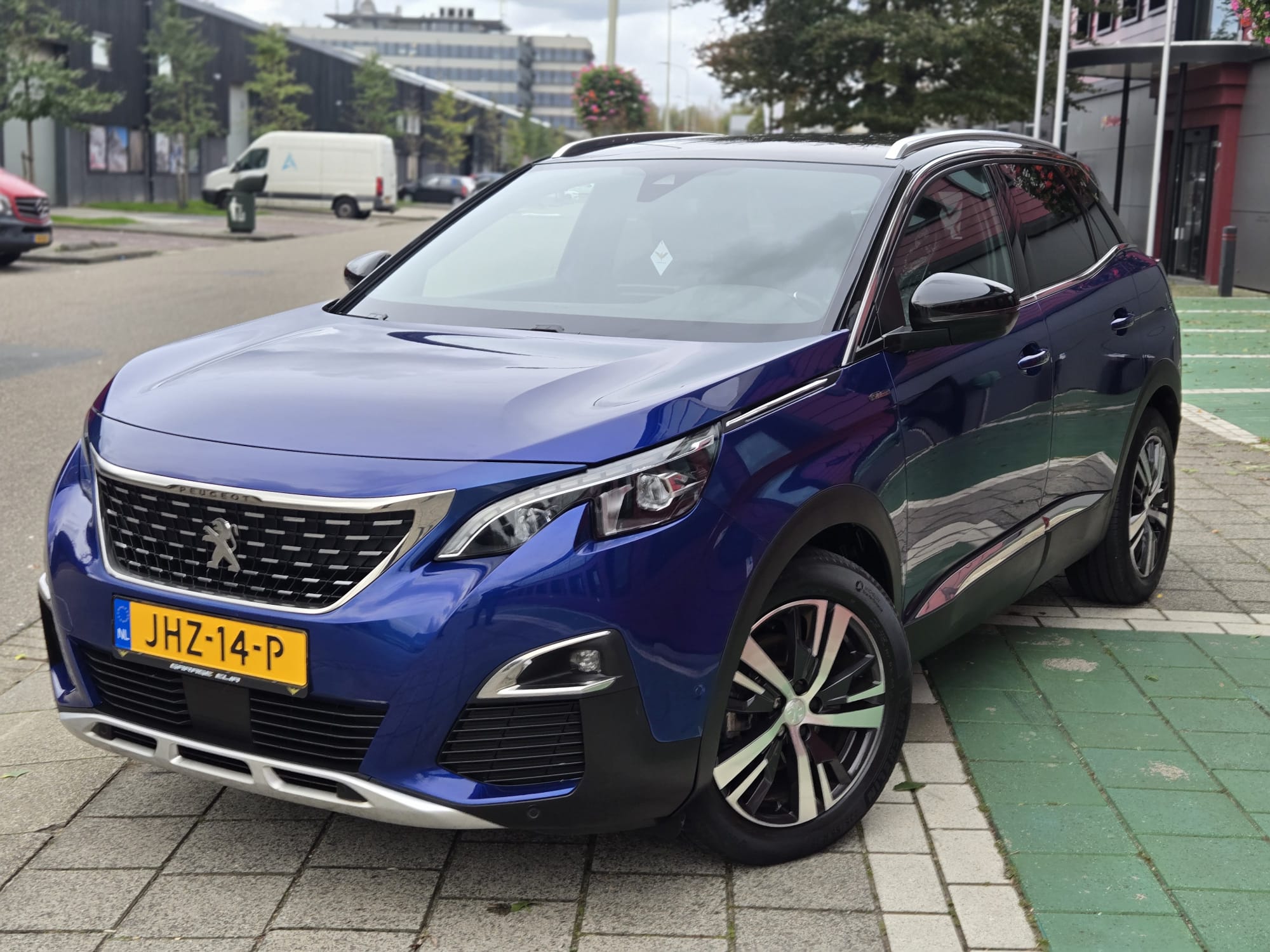 
								Peugeot 3008 GT full									