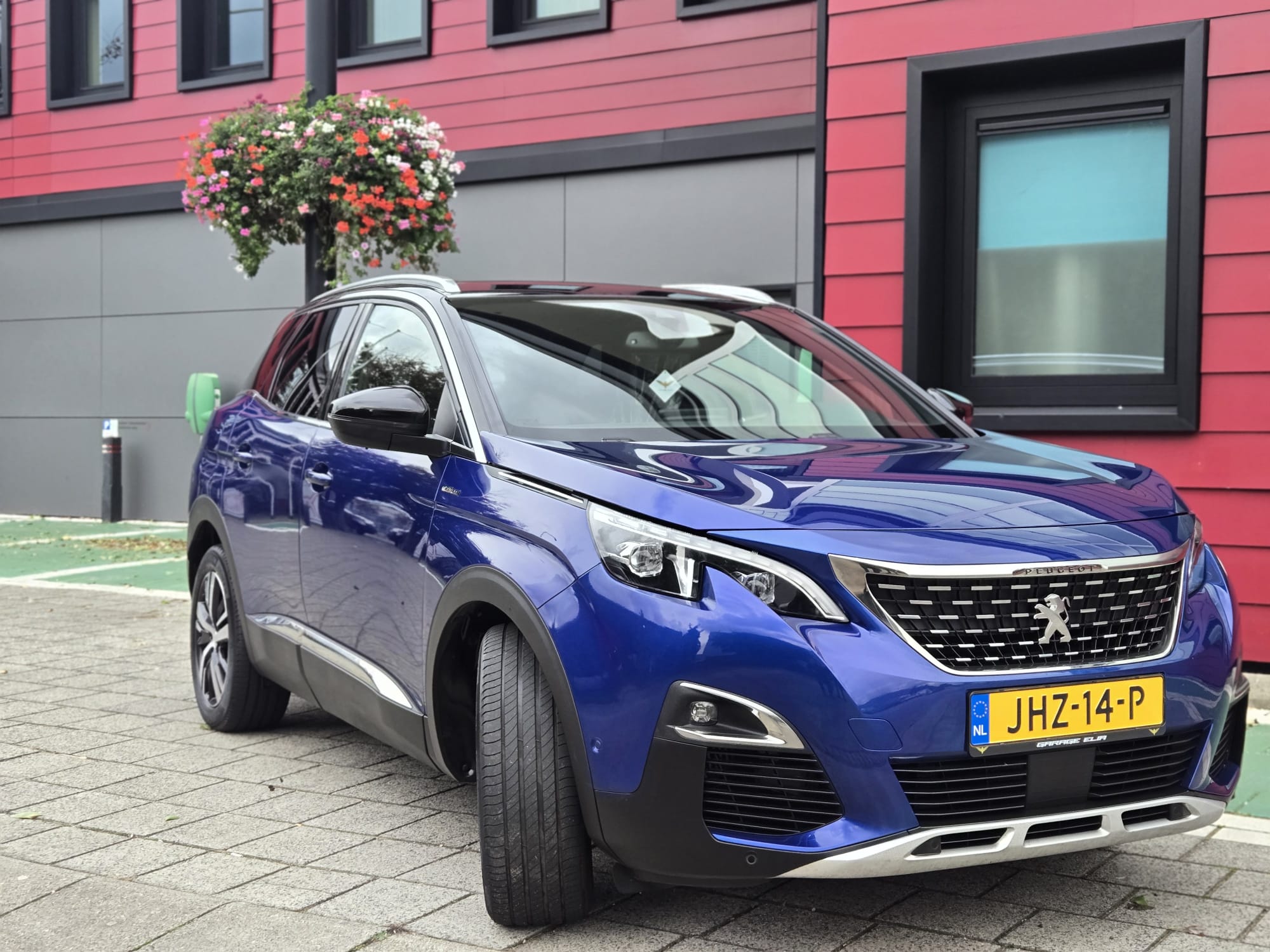 
								Peugeot 3008 GT full									