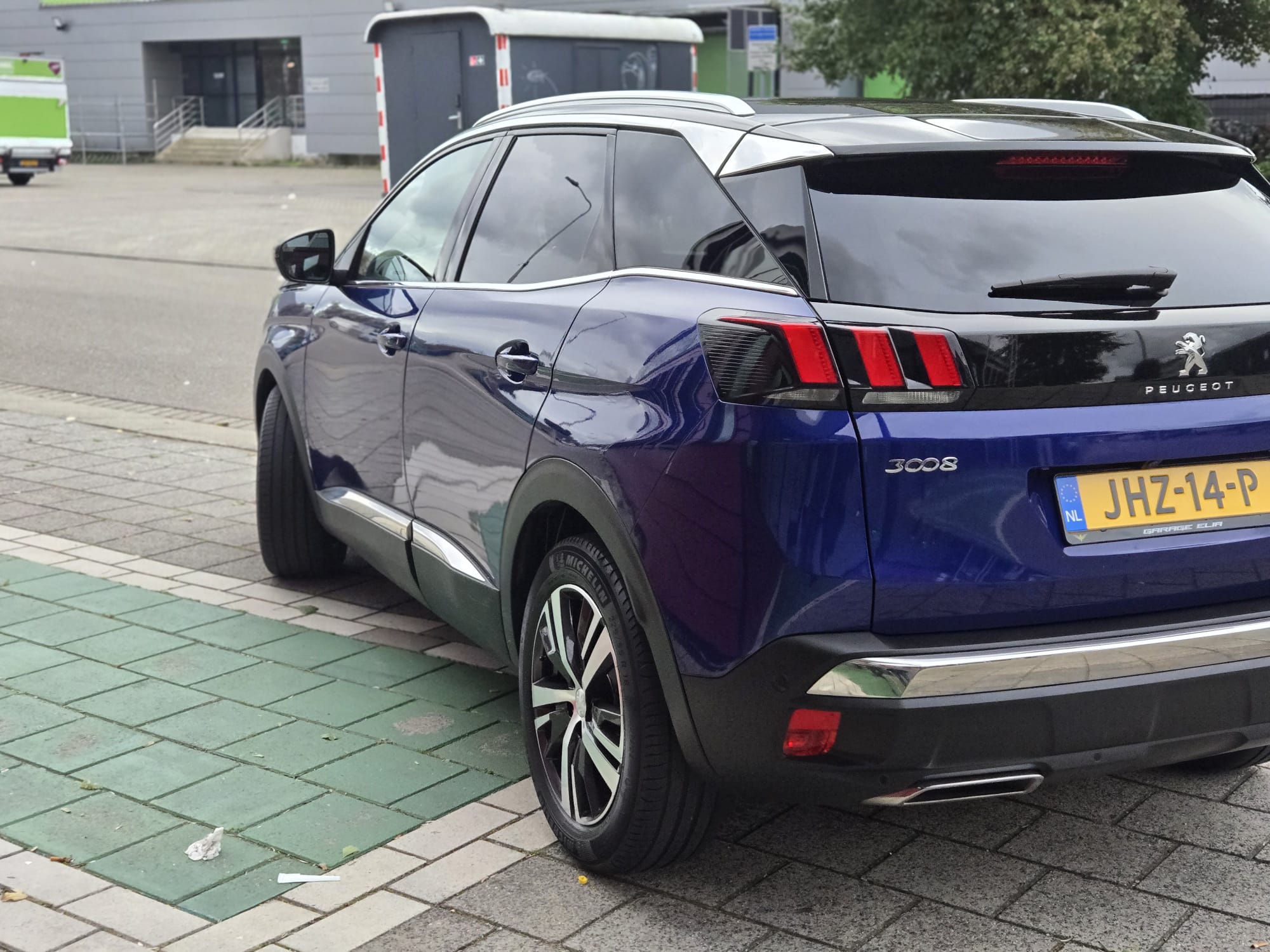 
								Peugeot 3008 GT full									