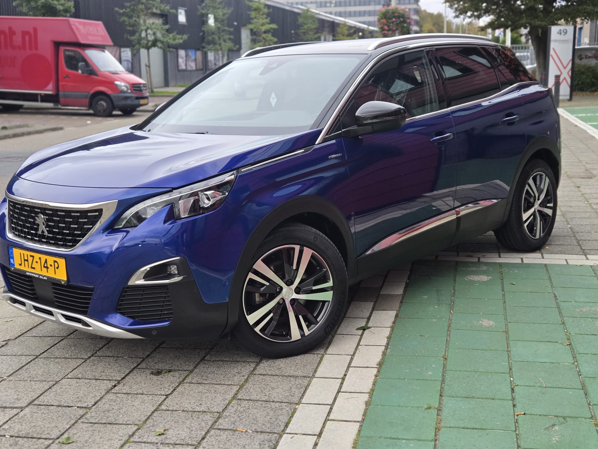
								Peugeot 3008 GT full									