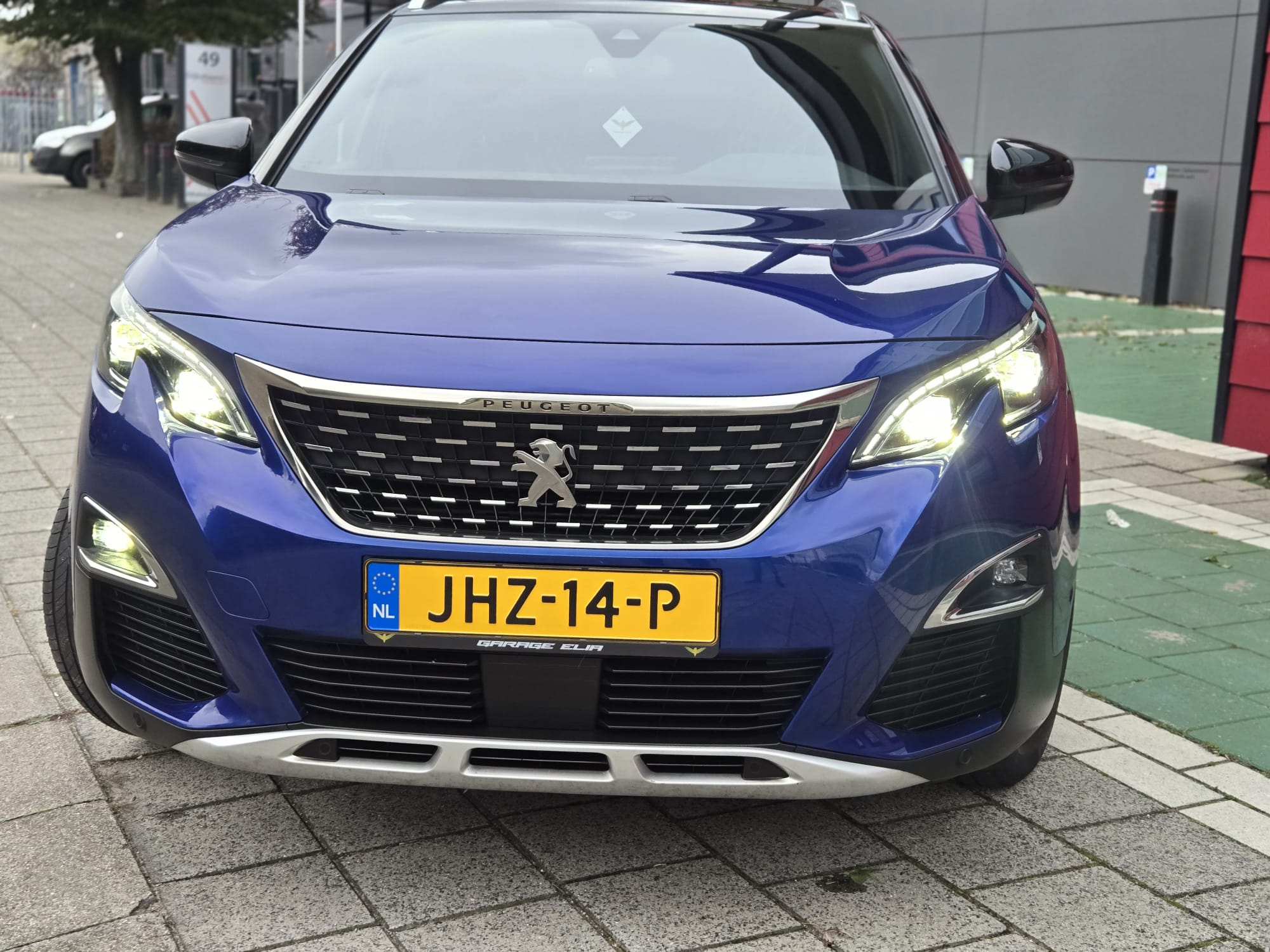 
								Peugeot 3008 GT full									