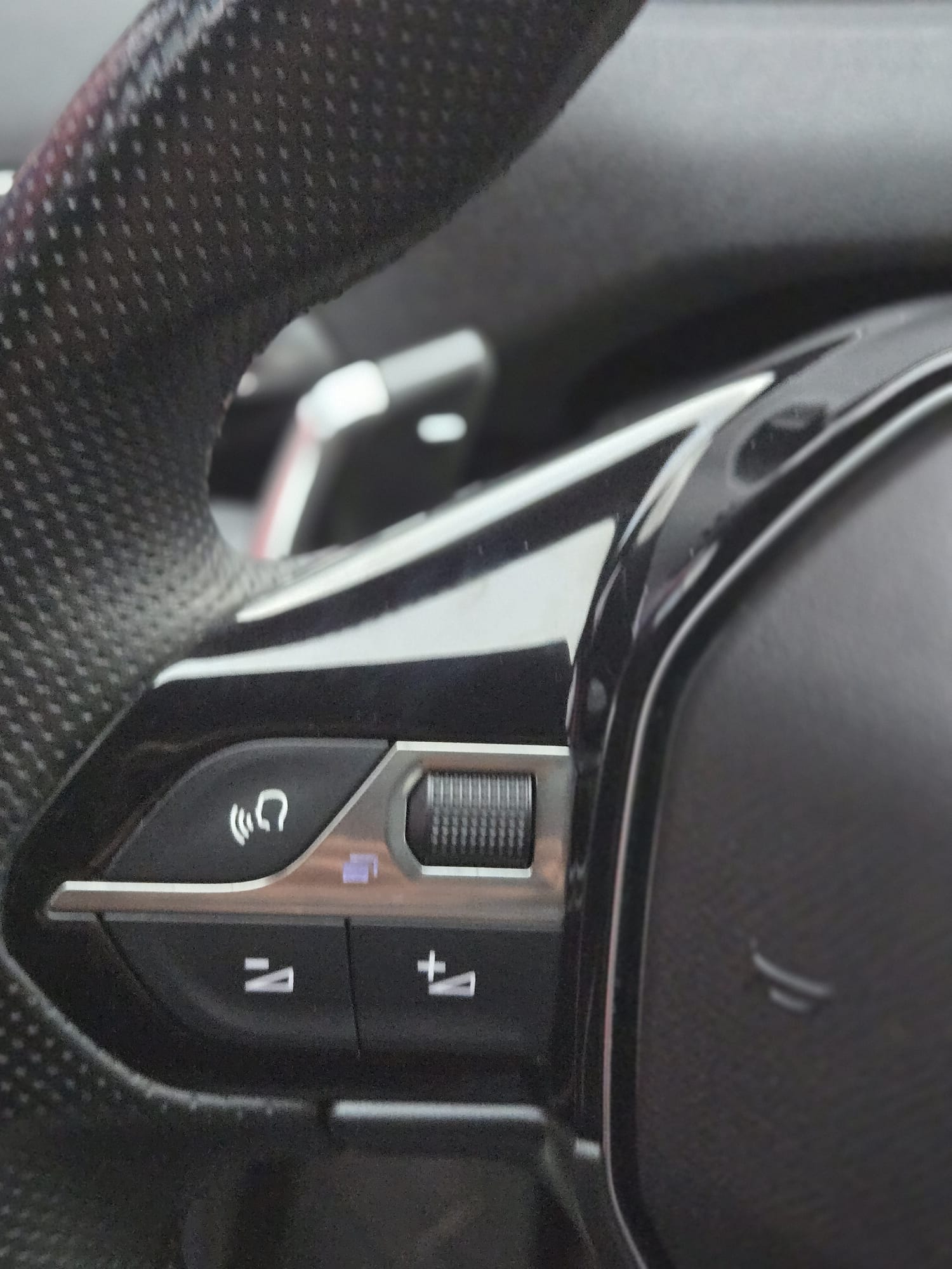 
								Peugeot 3008 GT full									