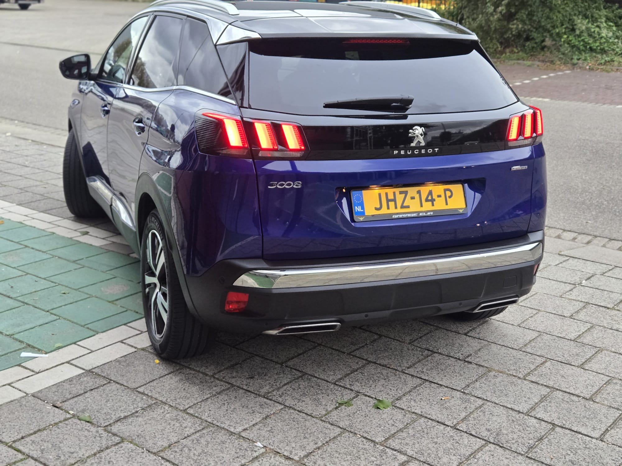 
								Peugeot 3008 GT full									