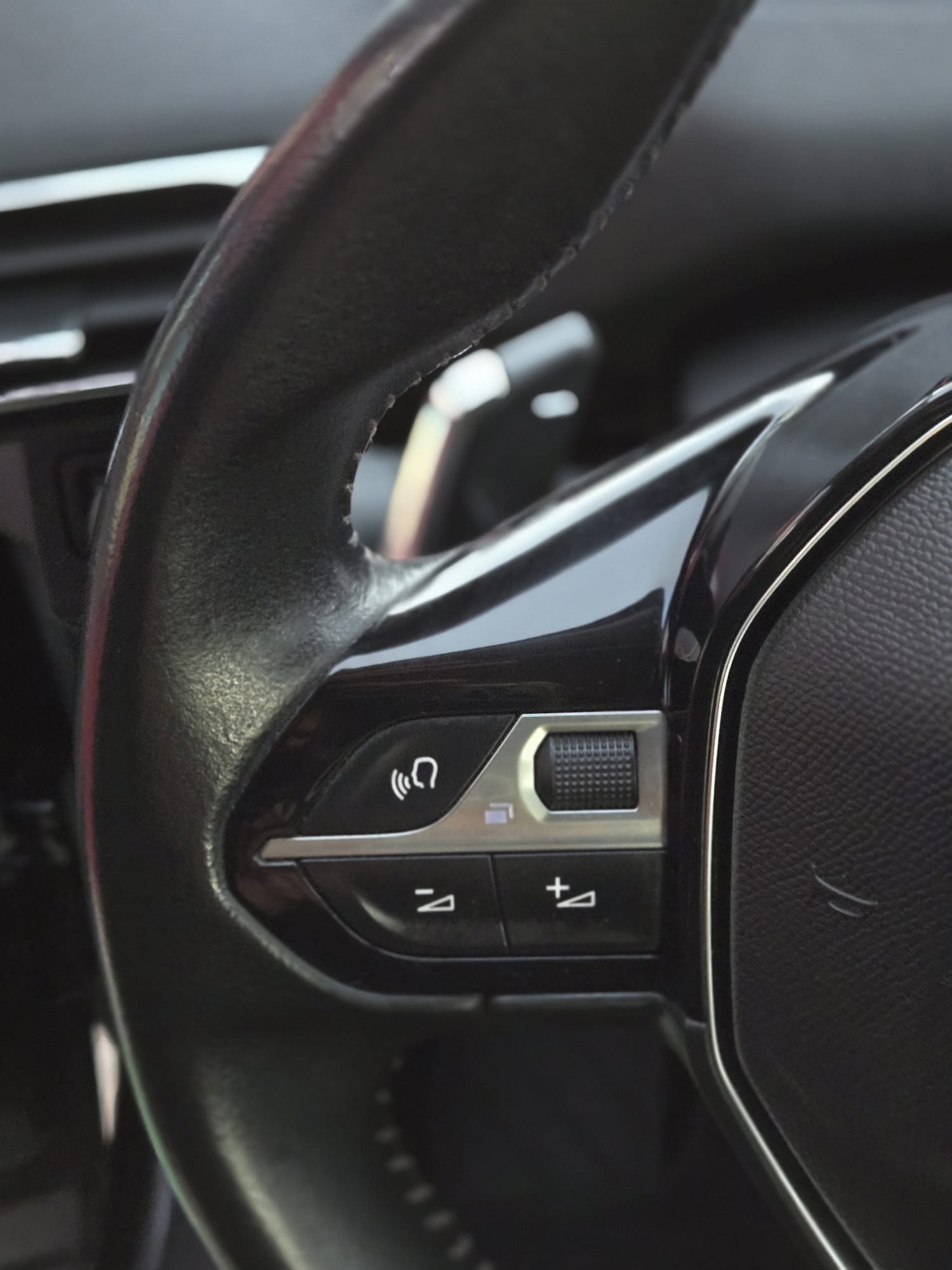 
								Peugeot 5008 7PL Aut. | LED | Navi | Camera | PDC | 6M Garantie full									