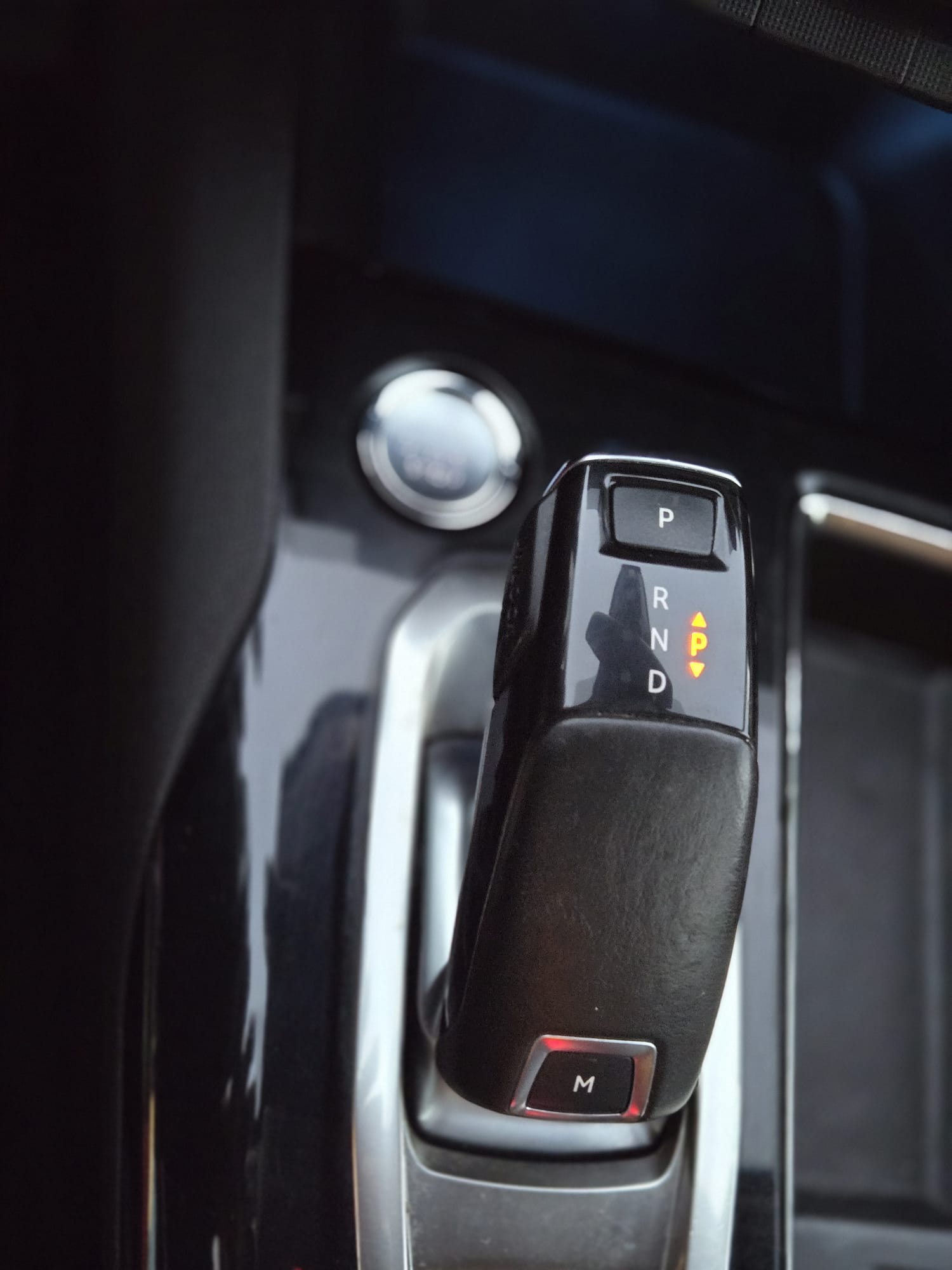 
								Peugeot 5008 7PL Aut. | LED | Navi | Camera | PDC | 6M Garantie full									