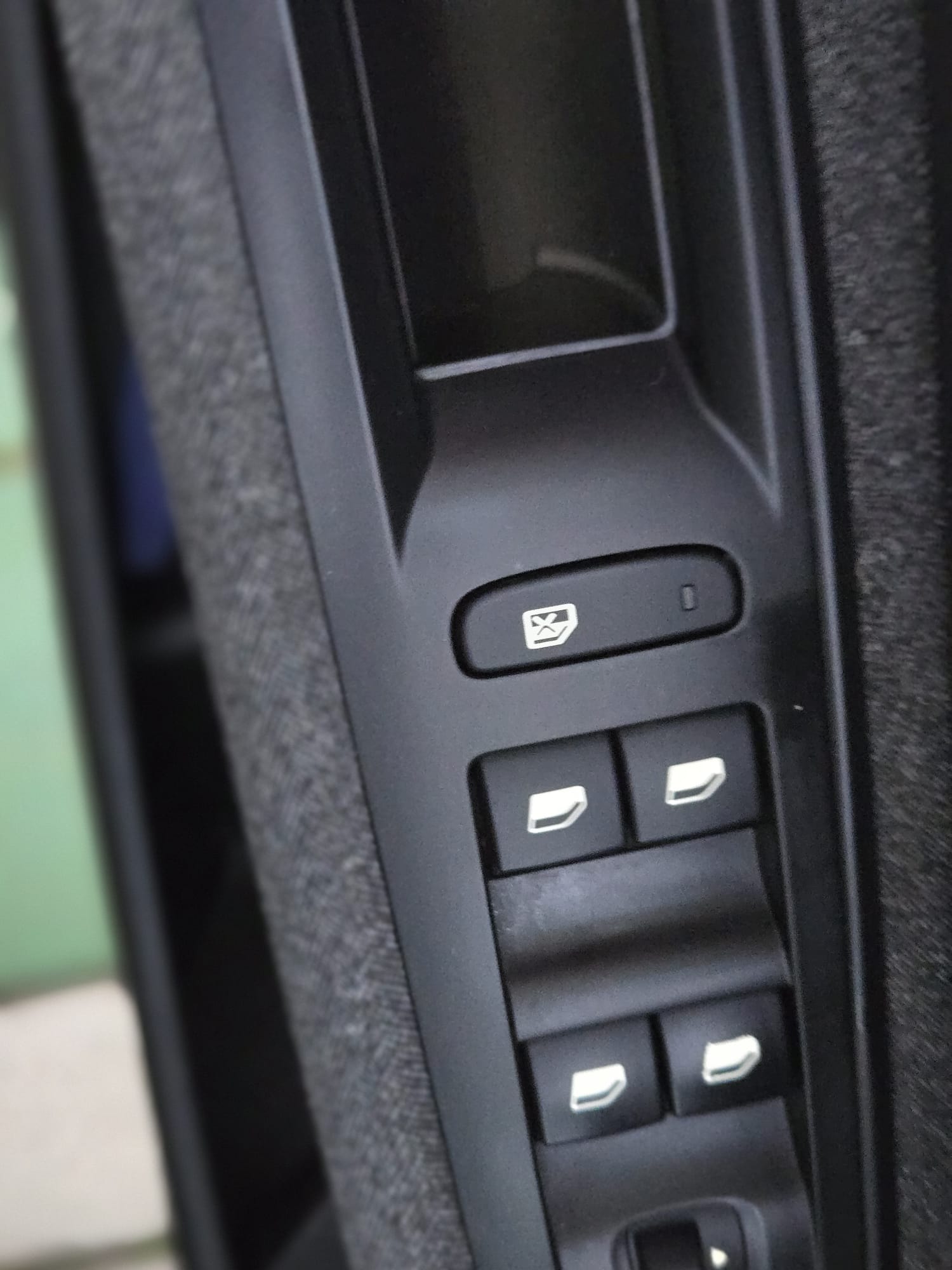 
								Peugeot 5008 7PL Aut. | LED | Navi | Camera | PDC | 6M Garantie full									