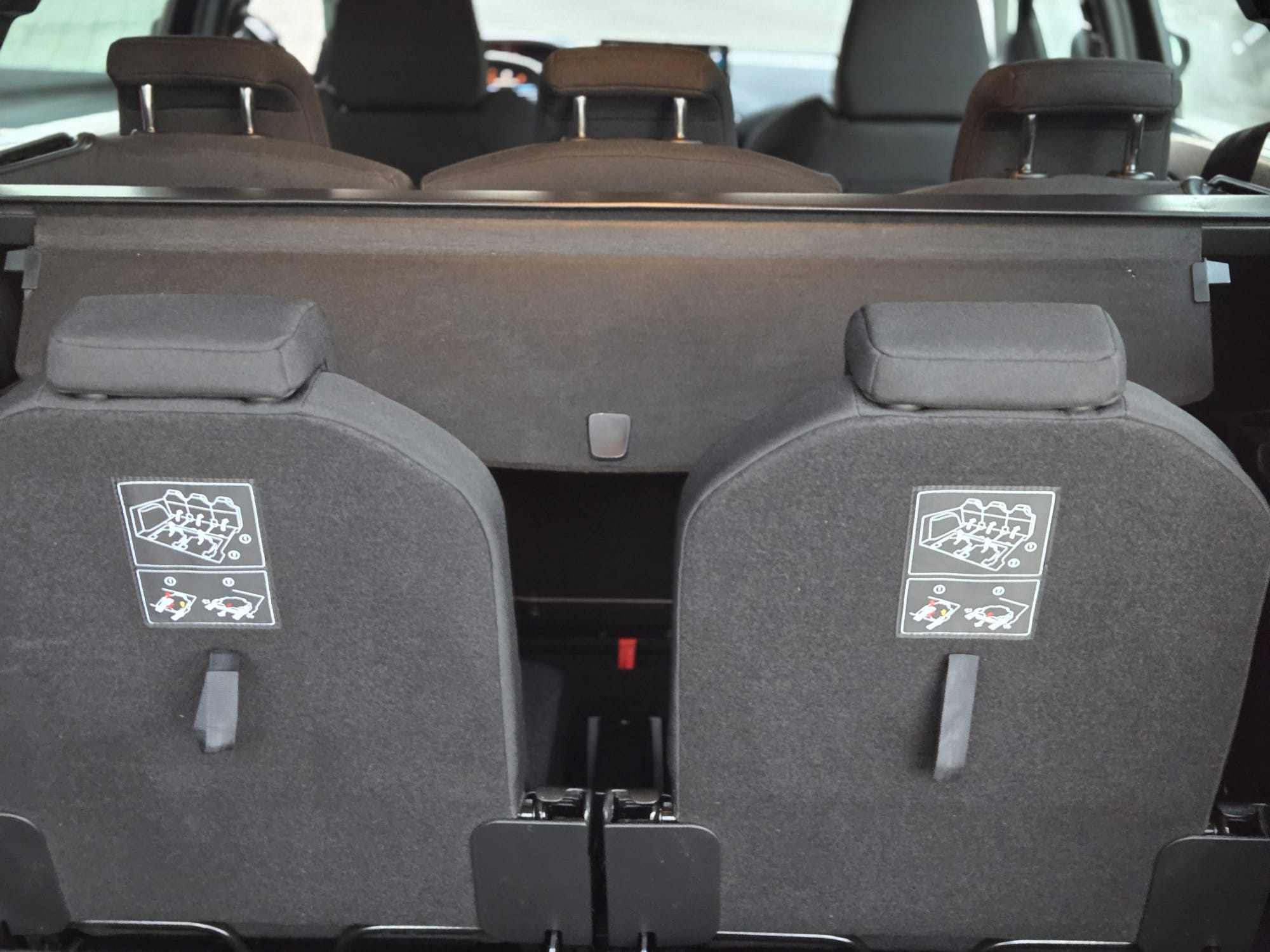 
								Peugeot 5008 7PL Aut. | LED | Navi | Camera | PDC | 6M Garantie full									